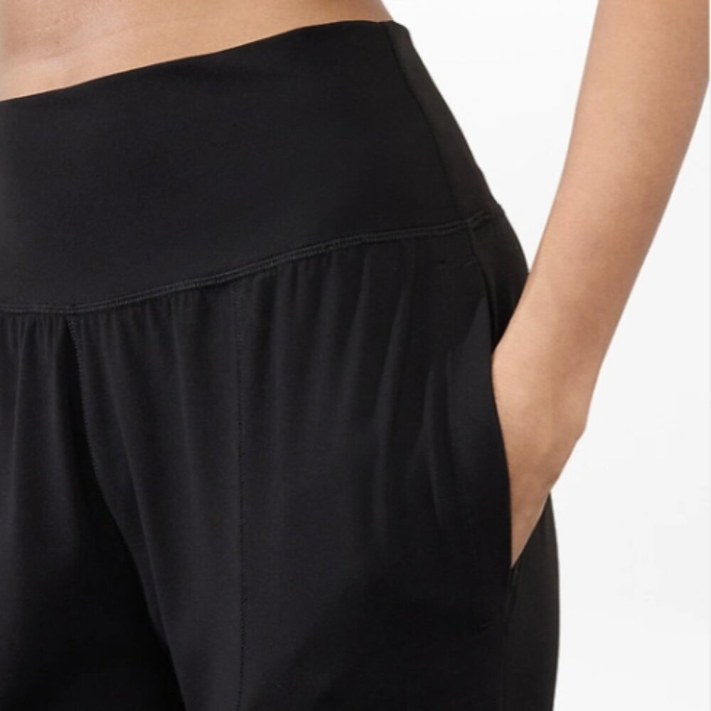 Salutation High Rise Jogger | Black - Picture 2 of 3